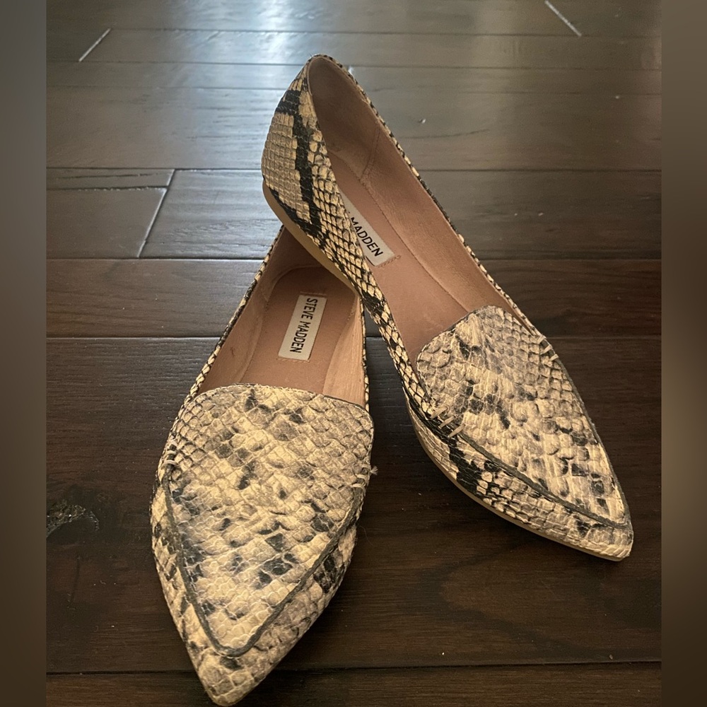 Steve Madden Snakeskin Pointed Flats